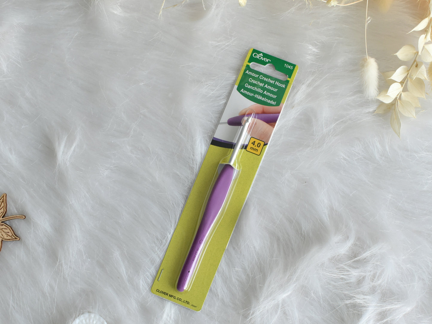 Clover Amour Crochet hooks