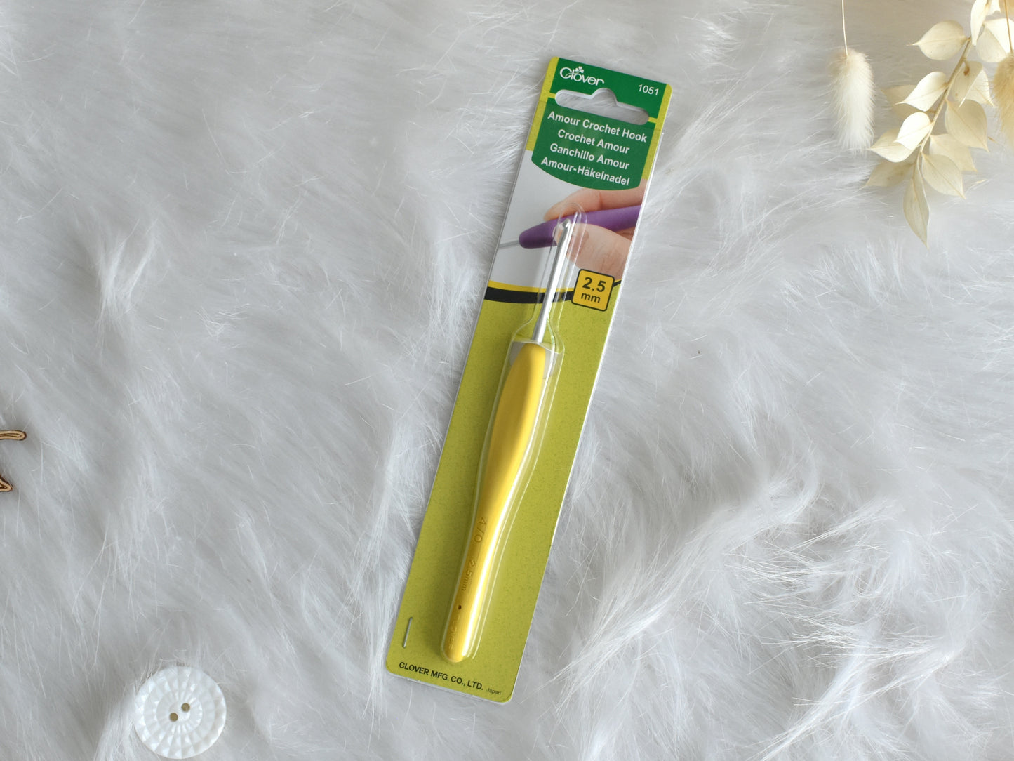 Clover Amour Crochet hooks