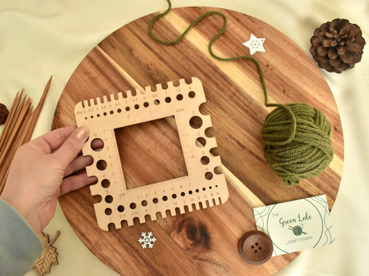 Wooden Medium Knitting Gauge: Tension Square & Needle Size Tool