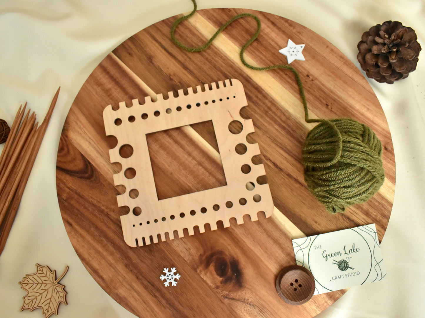 Wooden Medium Knitting Gauge: Tension Square & Needle Size Tool