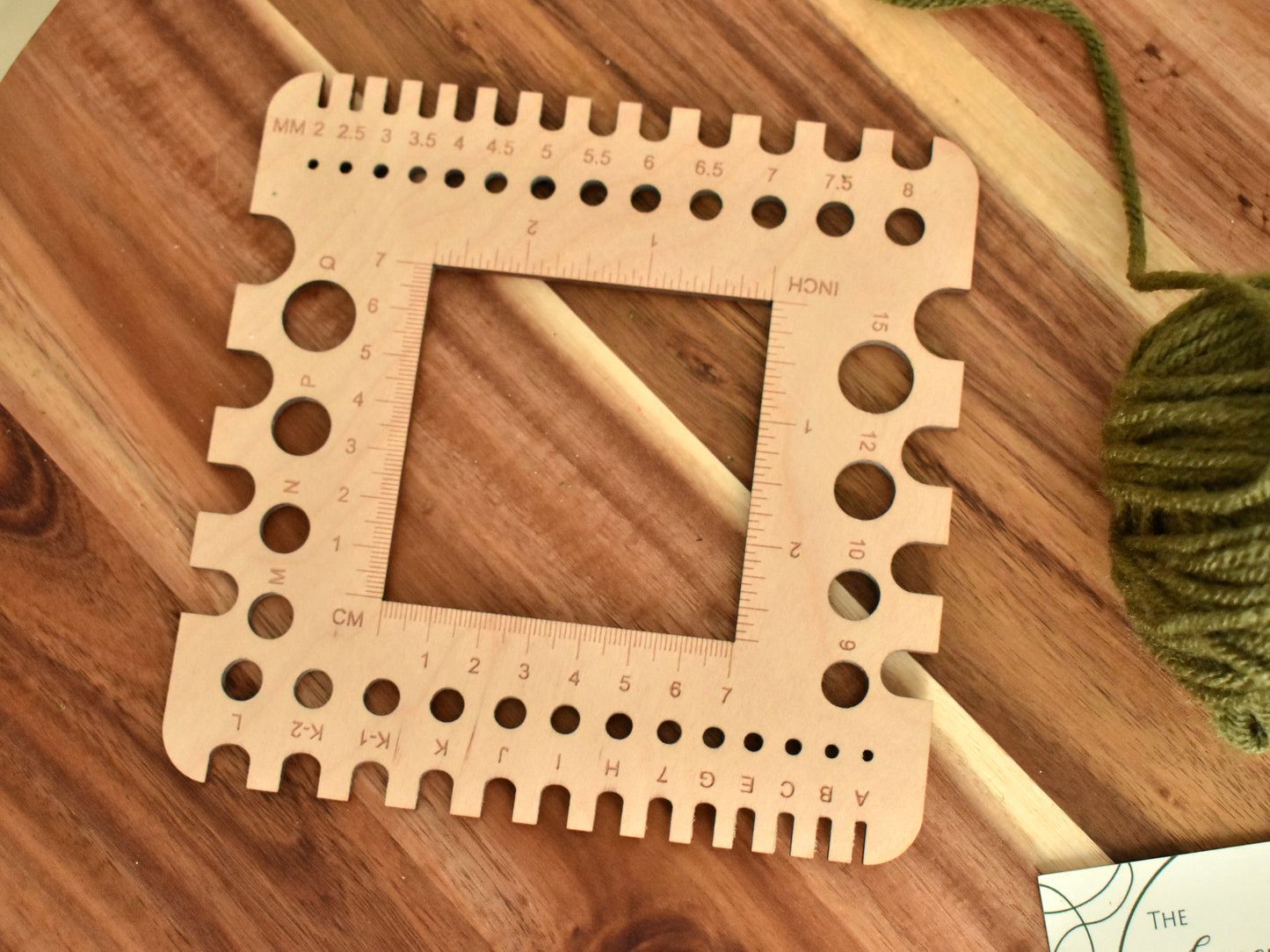 Wooden Medium Knitting Gauge: Tension Square & Needle Size Tool