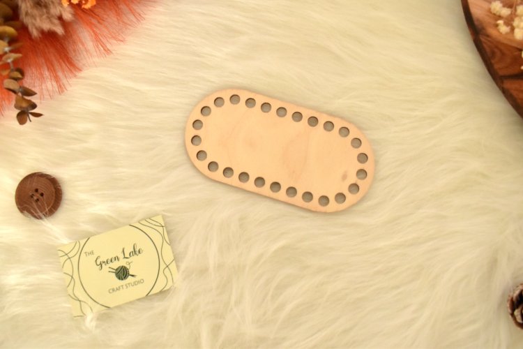 Middle oval wooden base with 8mm hole size for crochet, macrame, coiled baskets Suitable for Tshirt yarn or 5-7mm cord