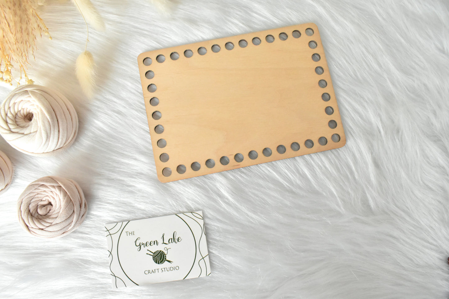 Wide rectangle wooden base with 8mm hole size Suitable for Tshirt yarn or 5-7mm cord