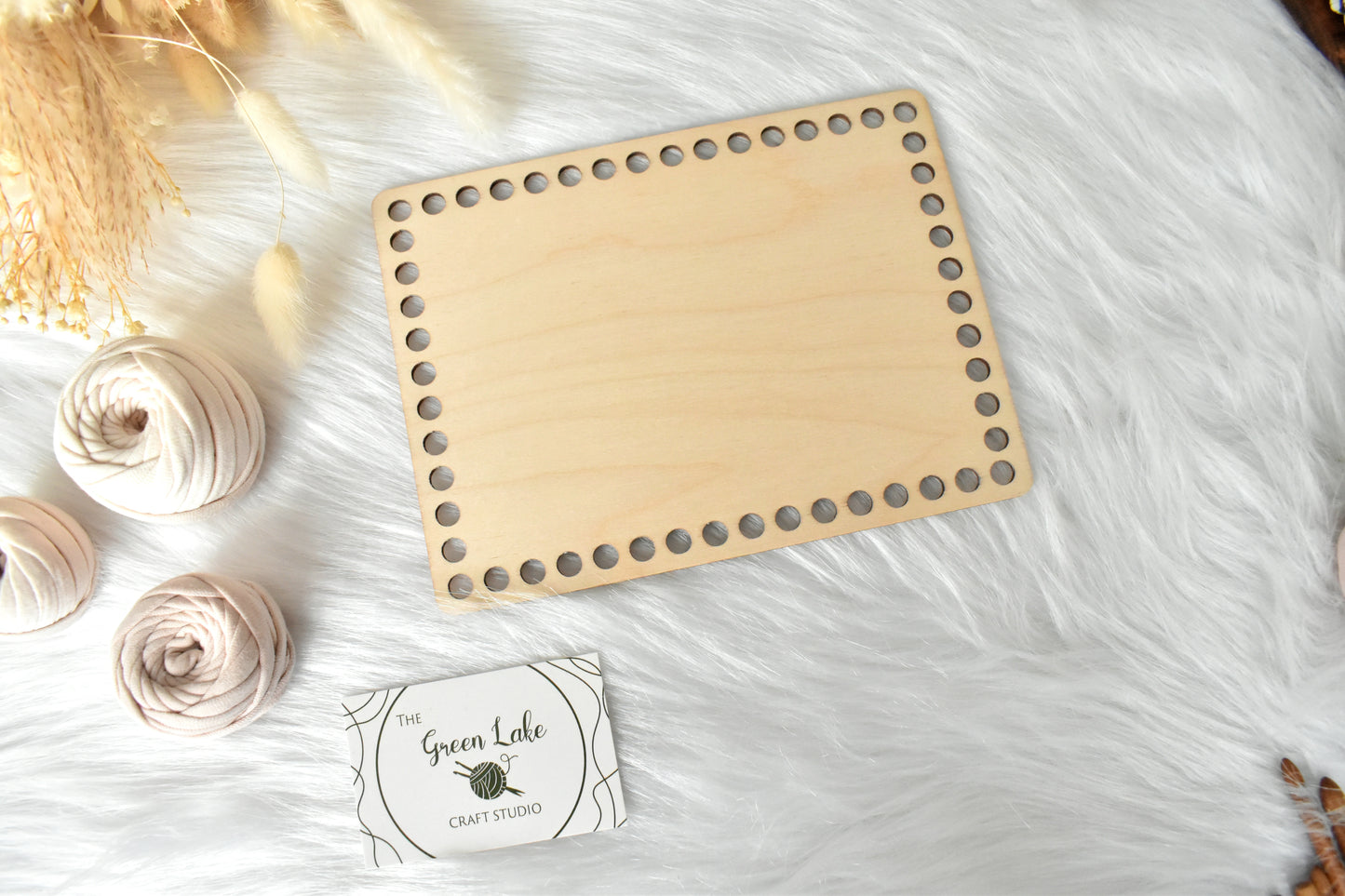 Wide rectangle wooden base with 8mm hole size Suitable for Tshirt yarn or 5-7mm cord