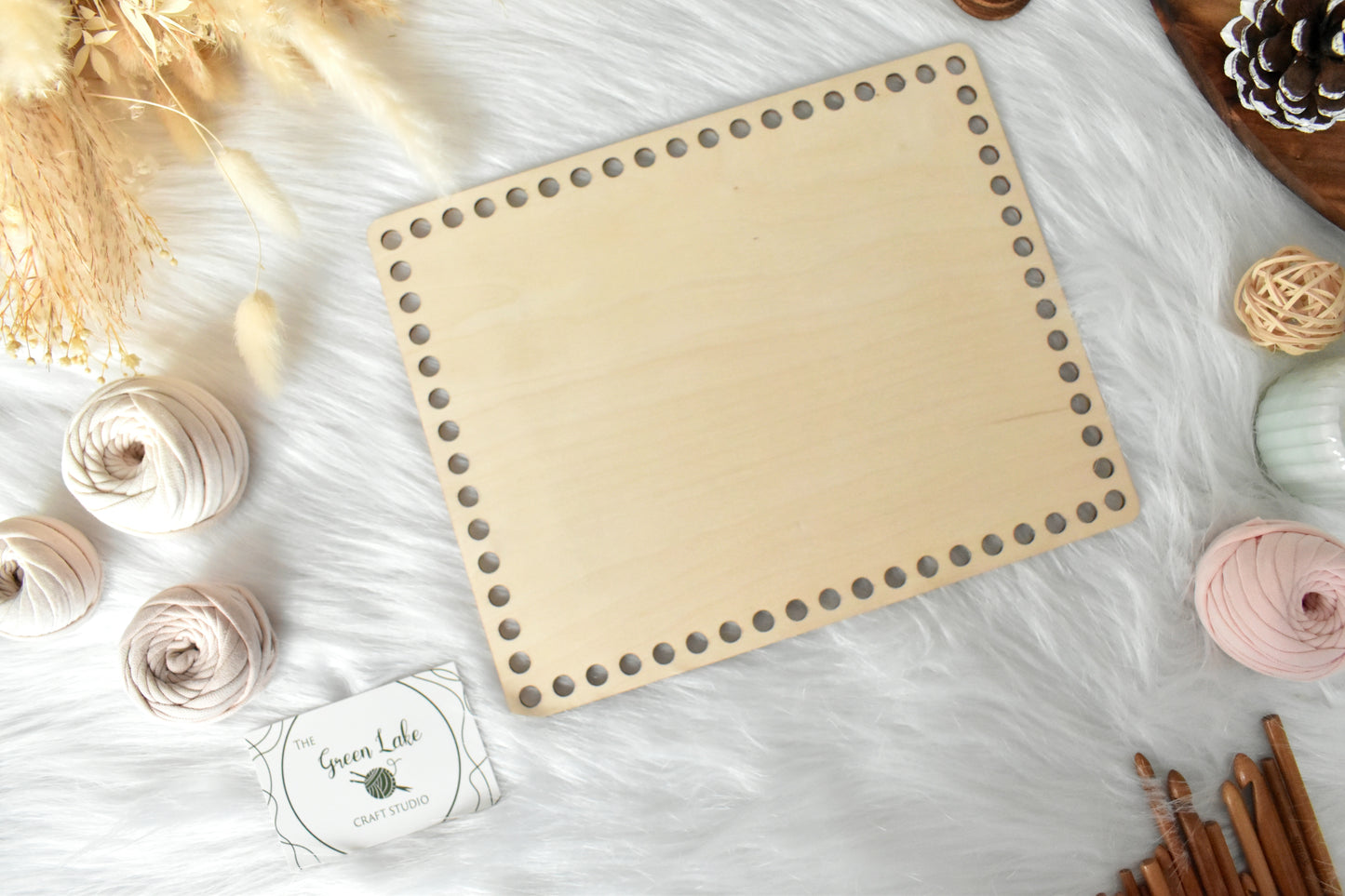 Wide rectangle wooden base with 8mm hole size Suitable for Tshirt yarn or 5-7mm cord