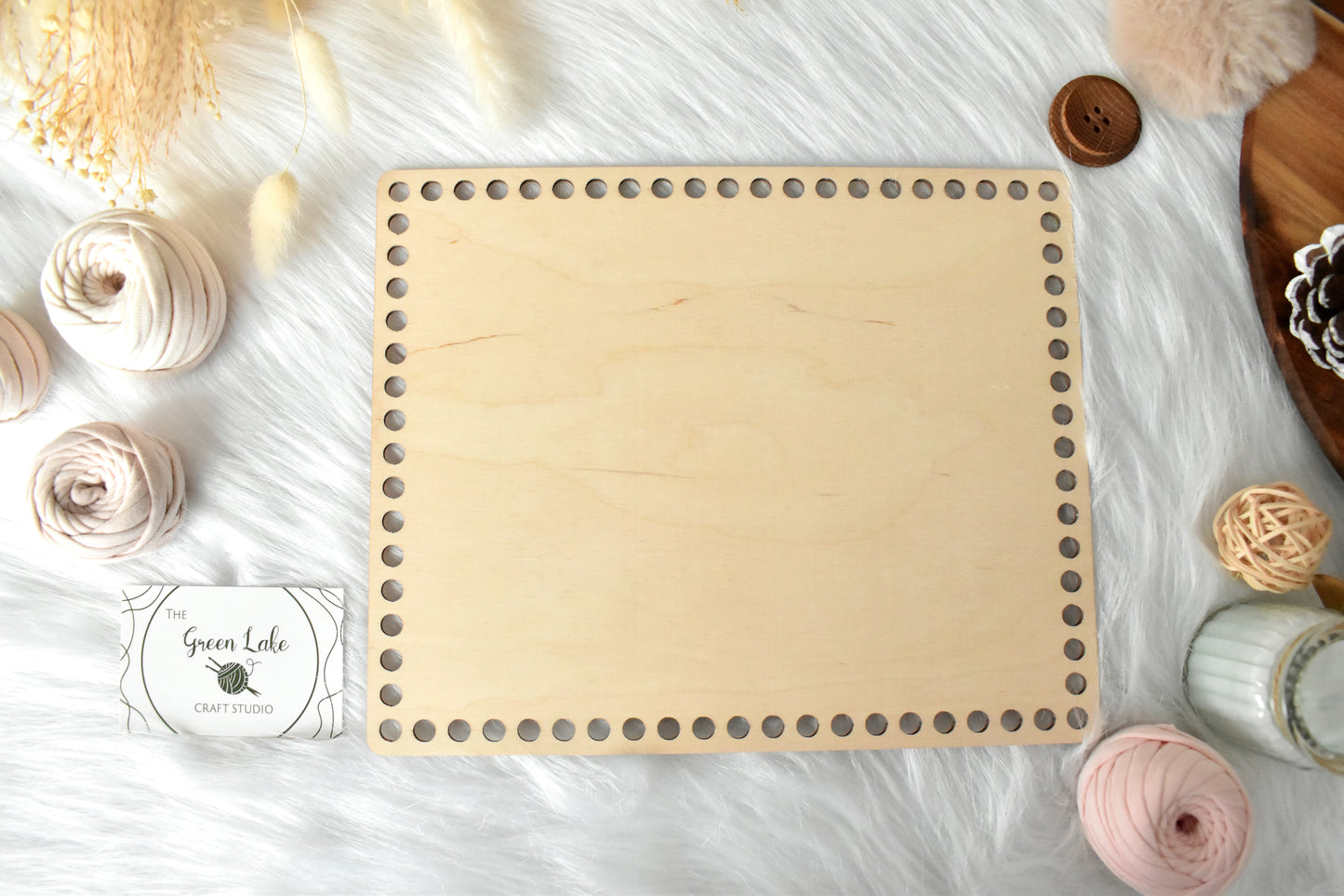 Wide rectangle wooden base with 8mm hole size Suitable for Tshirt yarn or 5-7mm cord