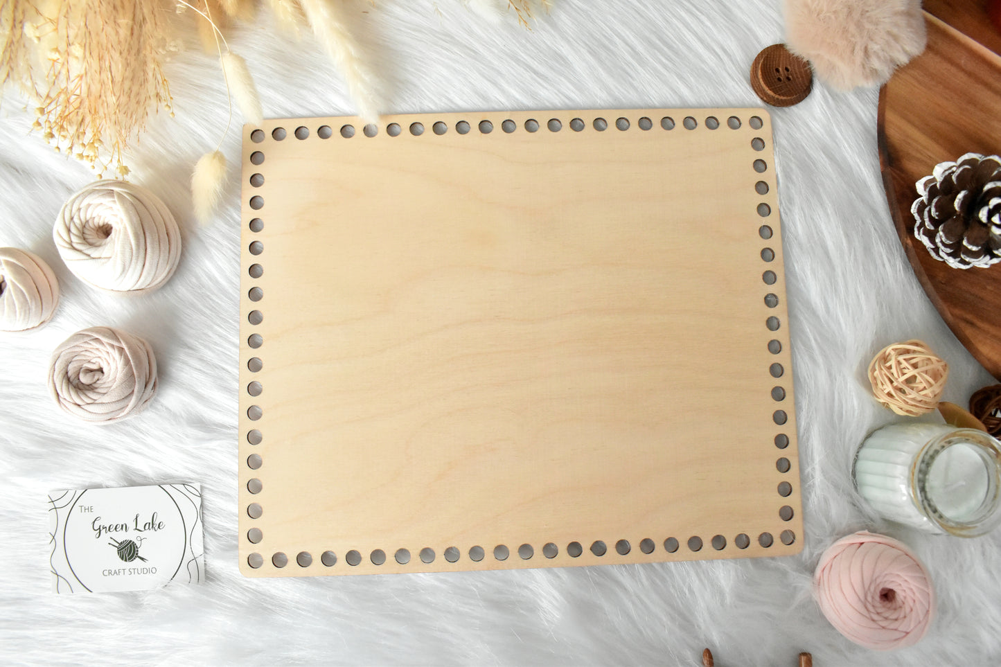 Wide rectangle wooden base with 8mm hole size Suitable for Tshirt yarn or 5-7mm cord