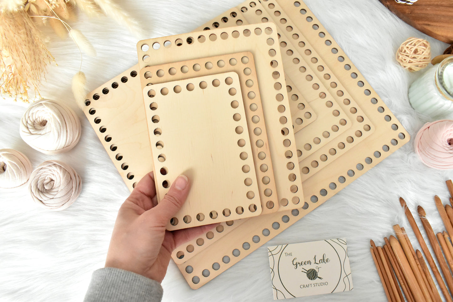 Wide rectangle wooden base with 8mm hole size Suitable for Tshirt yarn or 5-7mm cord