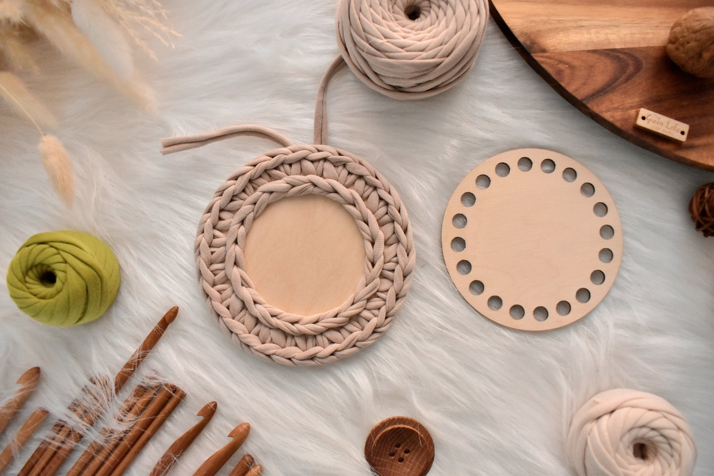 Circular wooden base: Various sizes with 8mm holes for making baskets Suitable for Tshirt yarn or 5mm cord