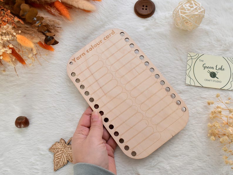 Wooden Yarn Colour Card: 26-Hole Project Planner Reusable wooden yarn colour card