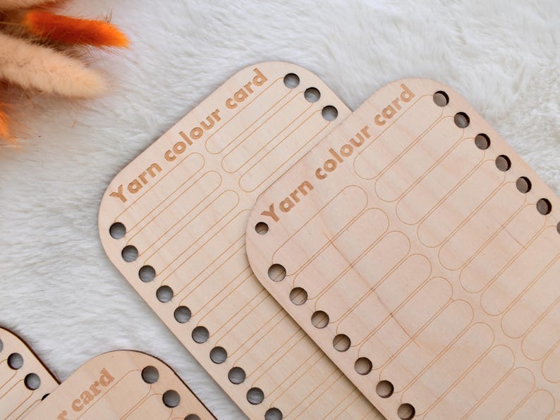 Wooden Yarn Colour Card: 26-Hole Project Planner Reusable wooden yarn colour card