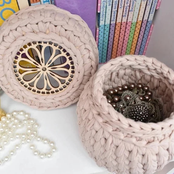 Small Daisy basket