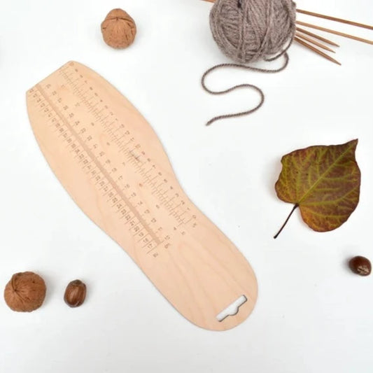 Foot measuring tool for sock knitting